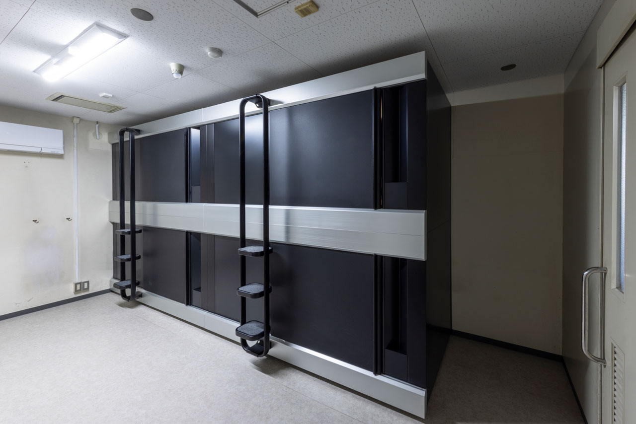 島本町消防本部 救急仮眠室・仮眠室|コトブキシーティング株式会社