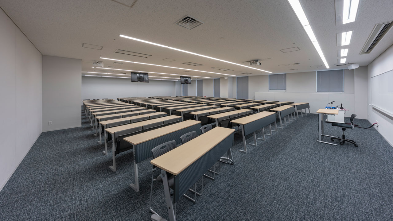 東京国際大学 池袋キャンパス 教室（教室503 / 教室506 / 教室603）｜コトブキシーティング株式会社