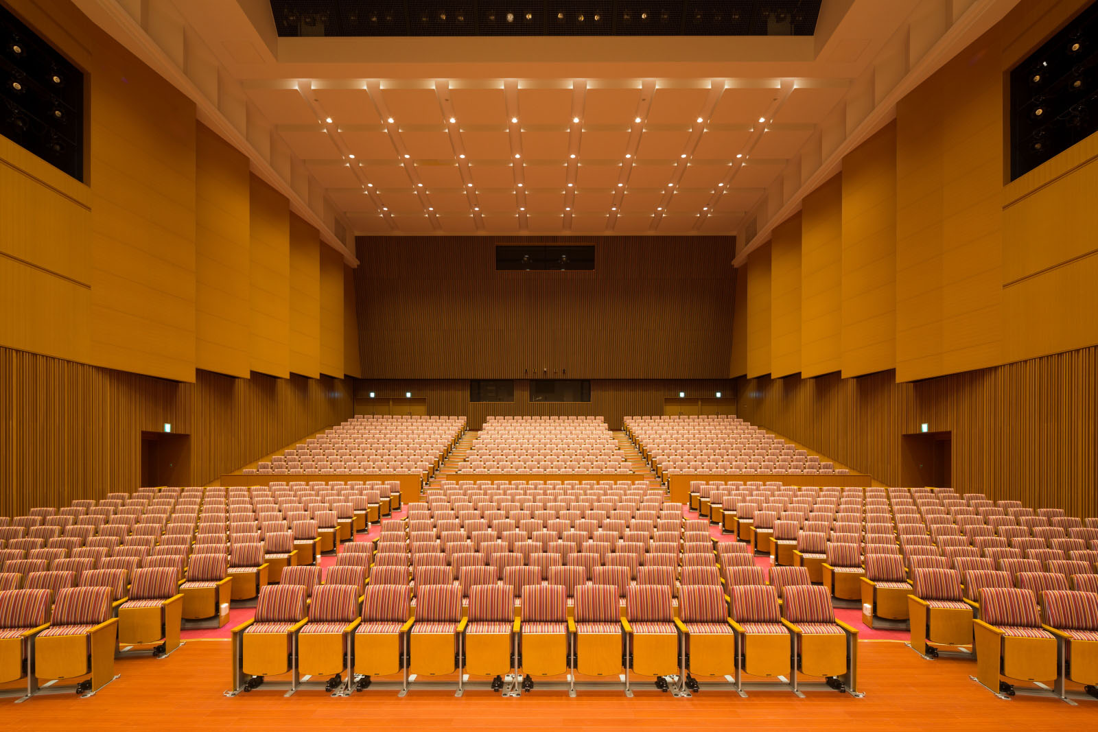 Theater Seating Chairs with air-conditioning system "MyAir T4 series"