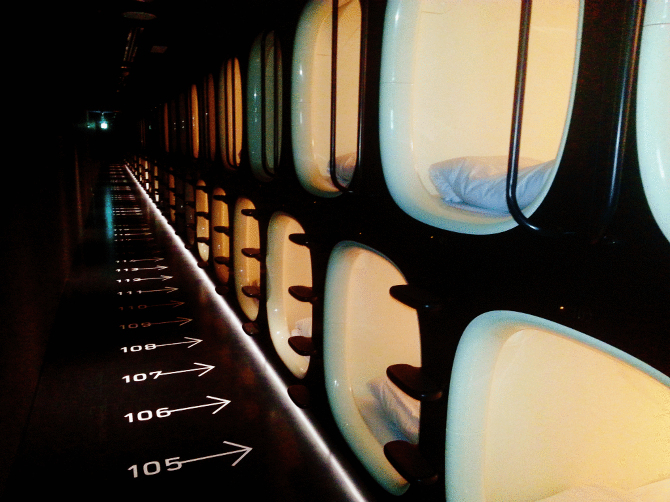 The capsules are lined up in one large hall. There are two layers of capsules in both the male and female section.