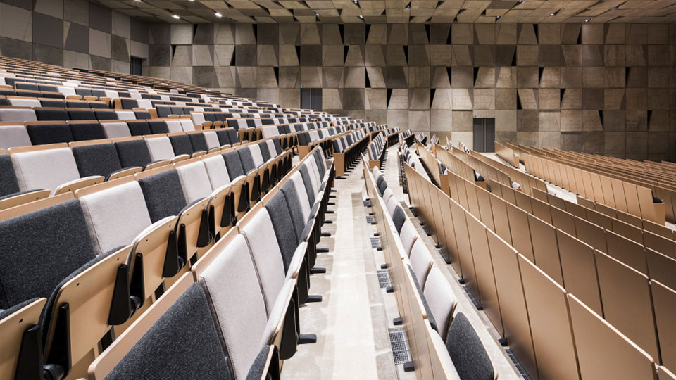 早稲田大学高等学院 73号館　講堂