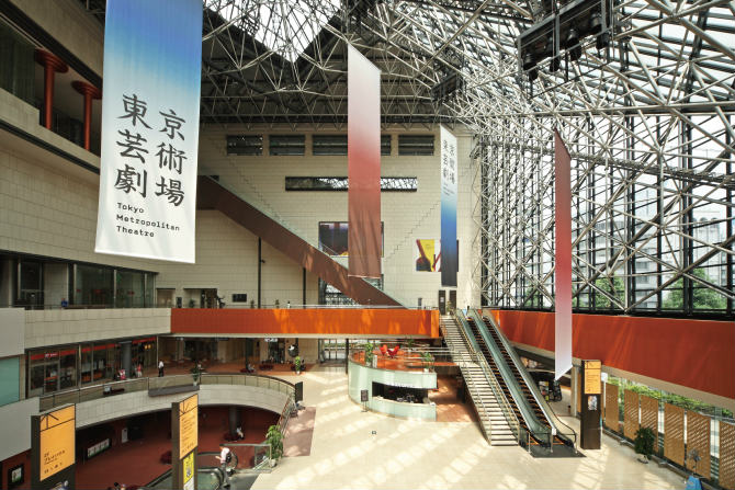 東京芸術劇場で音の昼食「ランチタイム・パイプオルガンコンサート」