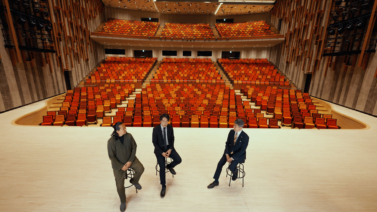 Recreating the scene of "Japan's Famous Waterfall" Theater for the Performing Arts - a place for new cultural dissemination