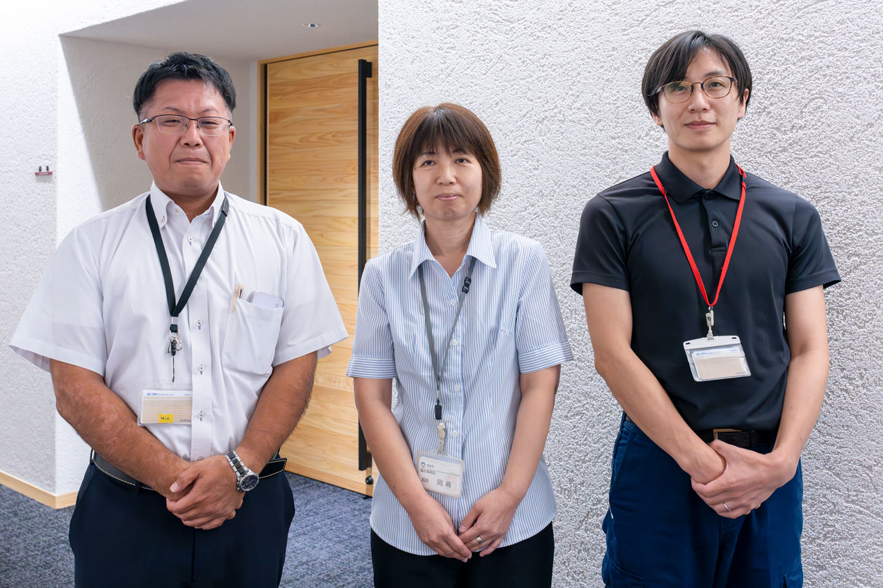 開かれた議会と空間の有効活用を目指し 議場に移動観覧席を導入