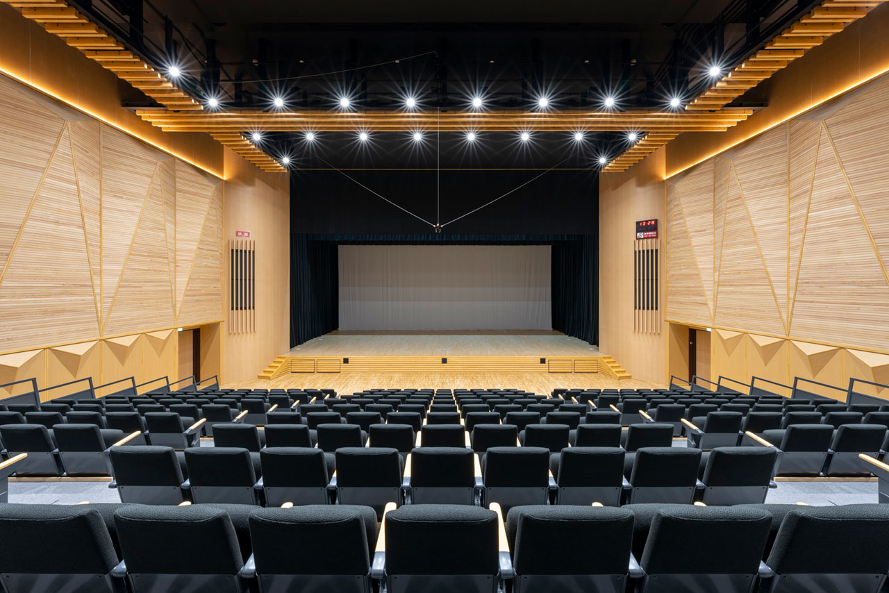 かるまい文化交流センター 宇漢米館 多目的ホール