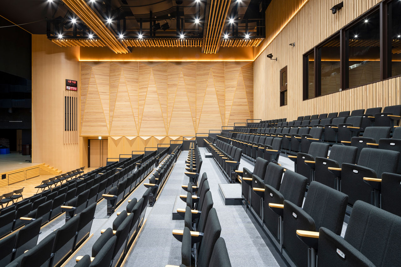 かるまい文化交流センター 宇漢米館 多目的ホール