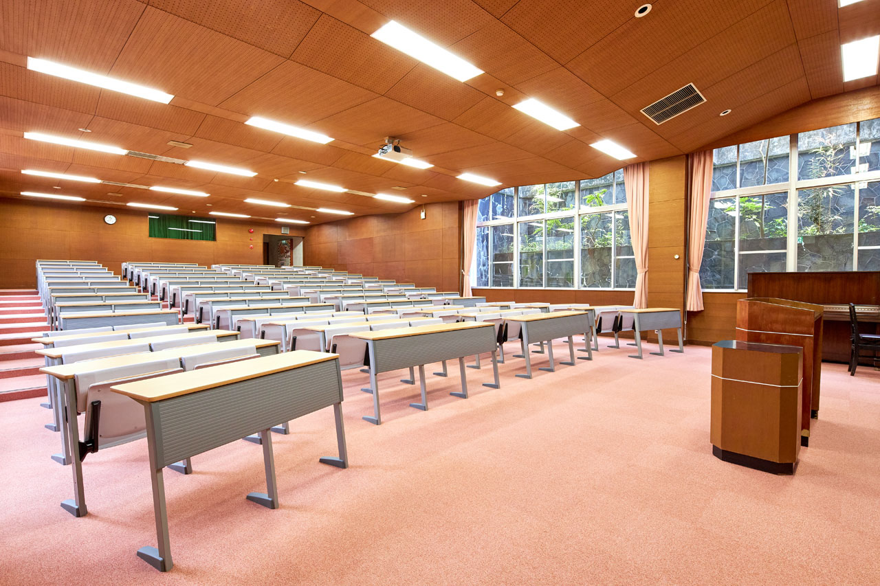 セントヨゼフ女子学園高等学校・中学校 視聴覚室