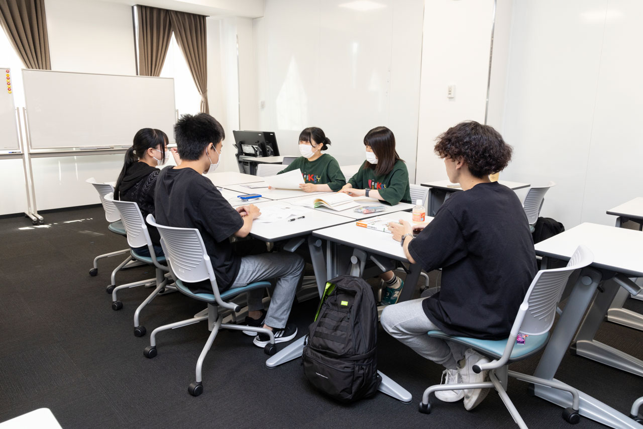 学校法人玉手山学園　学園2号館 プレゼンテーションルーム