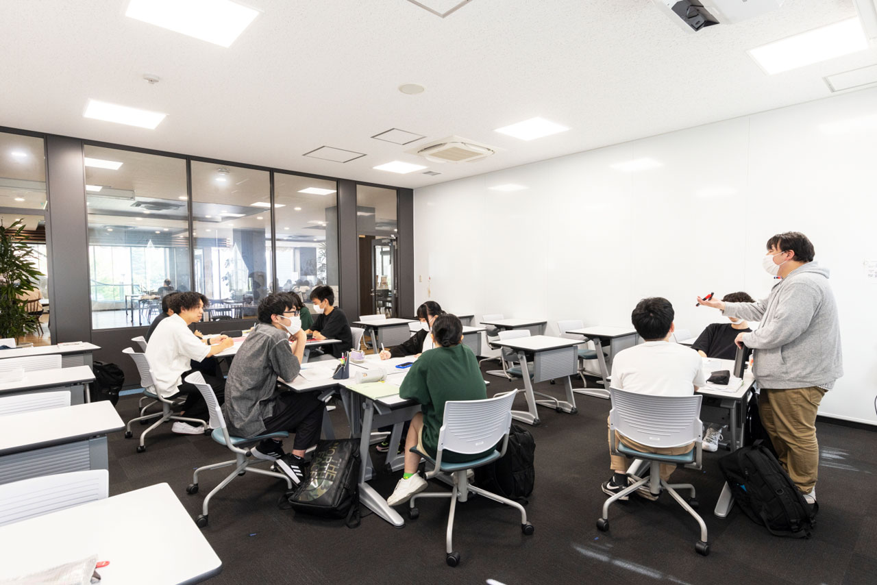 学校法人玉手山学園　学園2号館 プレゼンテーションルーム