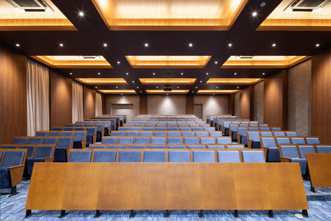 福井大学 工学系2号館 223L講義室
