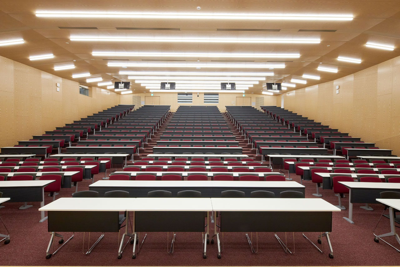 龍谷大学 慧光館 講義室