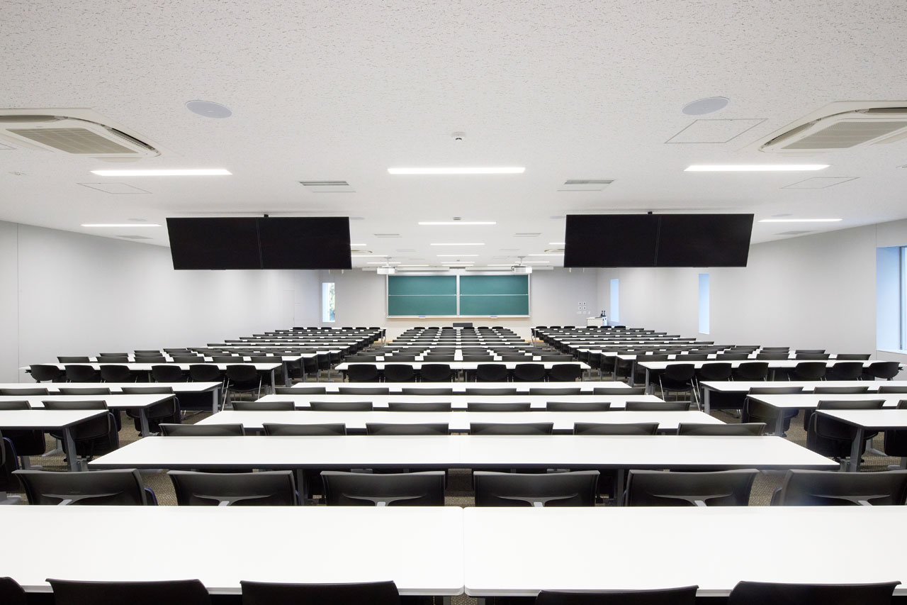 龍谷大学 慧光館 講義室