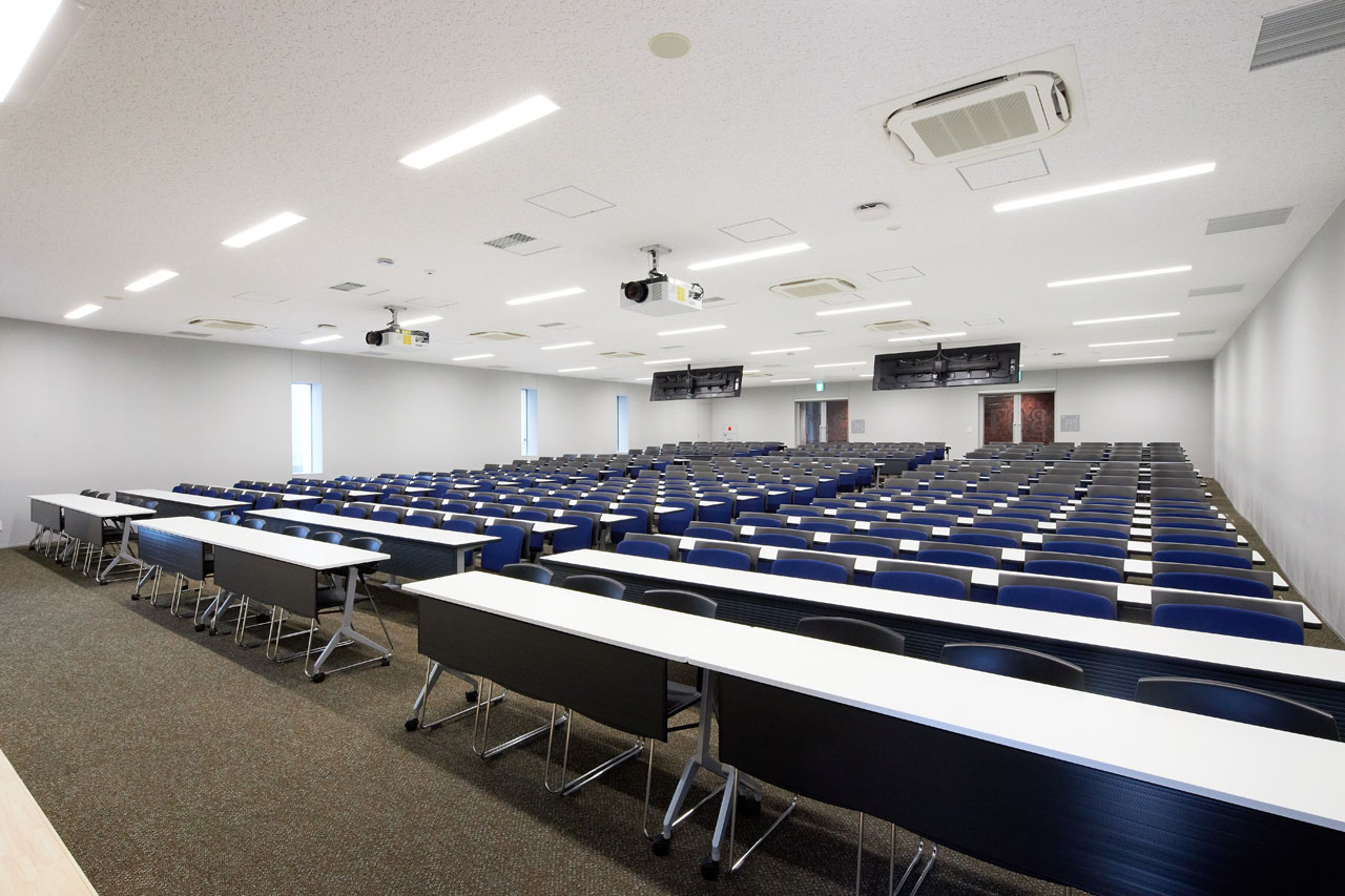 龍谷大学 慧光館 講義室